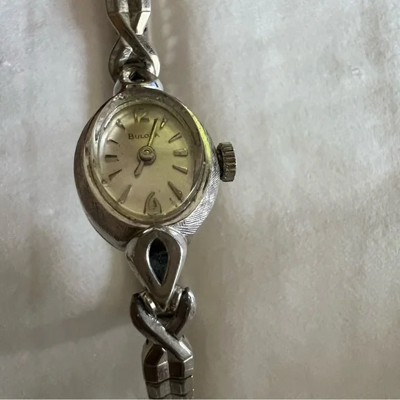 Bulova Women Vintage Watch stretch Band marked 10k RGP N0 Z55070 - Picture 8 of 9